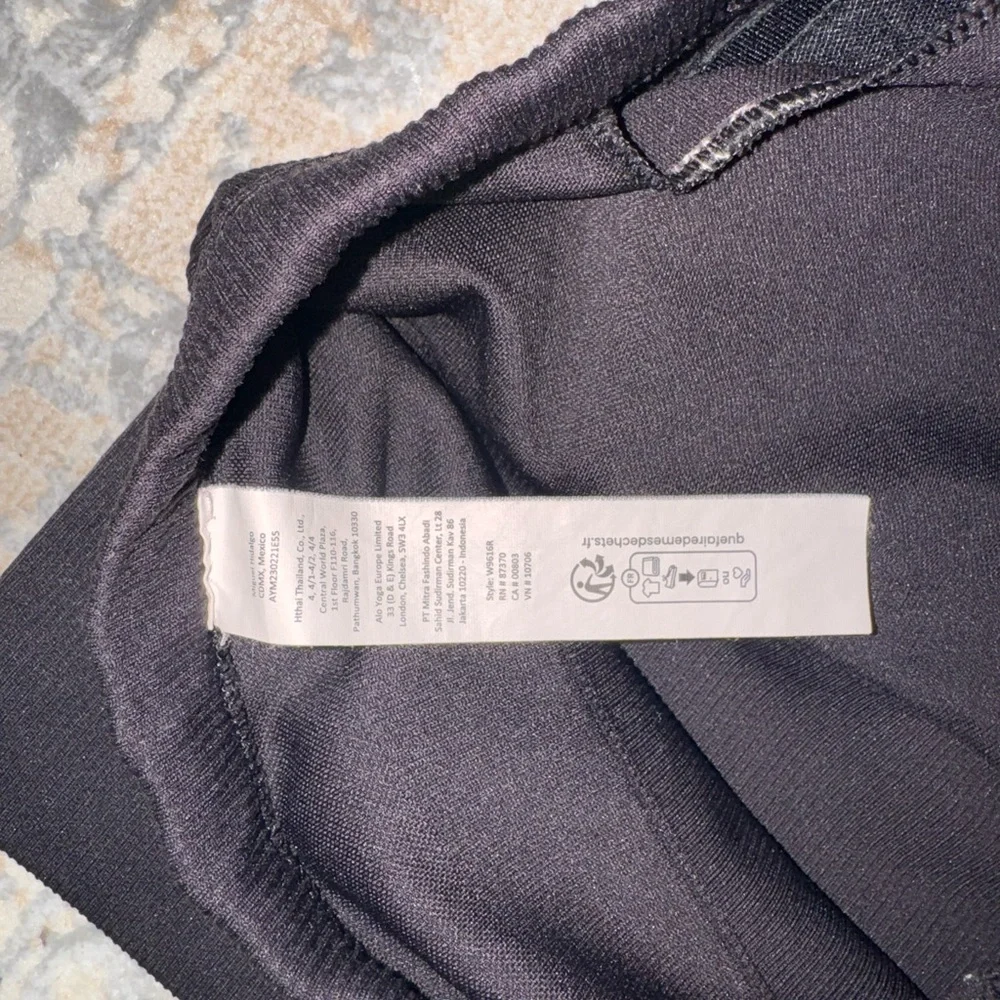 Alo Seamless Ribbed Favorite Bra Tank Black Size Medium - Picture 8 of 8